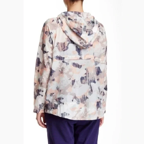 NWT $128 NYDJ Printed Sports Camo Lightweight Windbreaker Size M - Picture 4 of 10